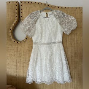 Monique Lhuillier ML white dress size US 6